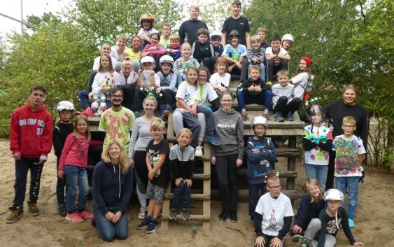 39 Kids im Weltall-Camp Eltze